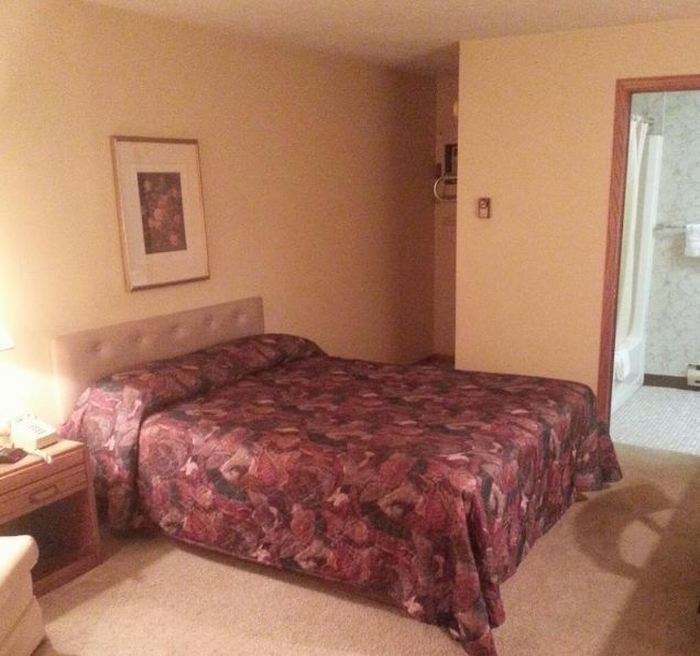 Imperial Motel - From Web Listing (newer photo)